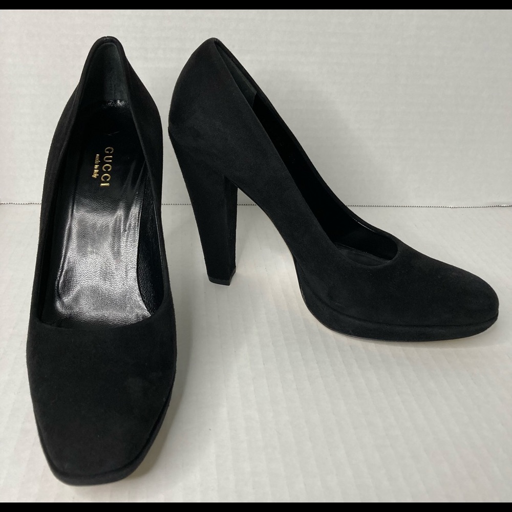 Gucci black suede thick heel pump